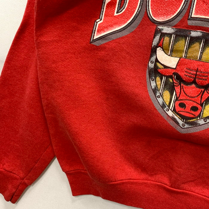 【中古品】【メンズ】 FRUIT OF THE LOOM CHICAGO BULLS SWEATSHIRT スウェット ブランド 古着 145-250223-gm-38-fuz サイズ:L カラー:レッド 万代Net店