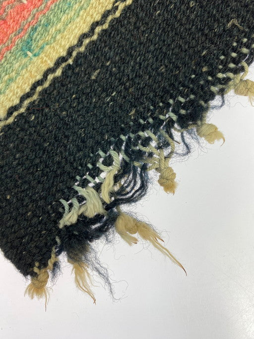 【中古品】【メンズ】 ANTIQUE CHIMAYO RUG SMALL アンティーク チマヨ ラグ スモール ネイティブ マット インテリア 雑貨 208-250130-em-12-min カラー:ブラック 万代Net店