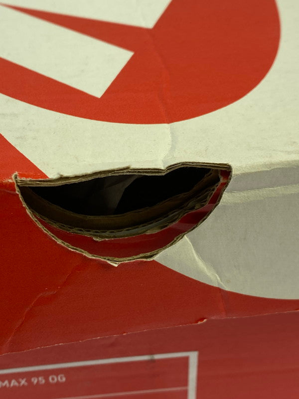 【中古品】【メンズ】 NIKE ナイキ AIR MAX 95 OG AT2865-100 エアマックス95 オージー スニーカー 靴 160-251030-jt-08-min サイズ:US 8.5 26.5cm カラー:WHITE/SOLAR RED-GRANITE-DUST 万代Net店