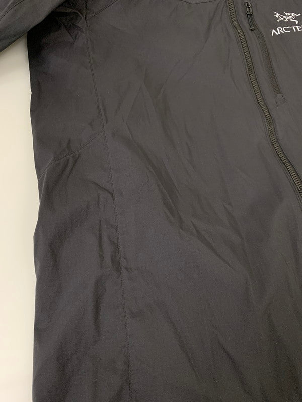 【中古品】【メンズ】 ARC'TERYX アークテリクス SQUAMISH HOODY X000007411-1224X000007411 スコーミッシュフーディー アウター ジャケット 144-251201-kk-13-min サイズ:M カラー:ブラック 万代Net店