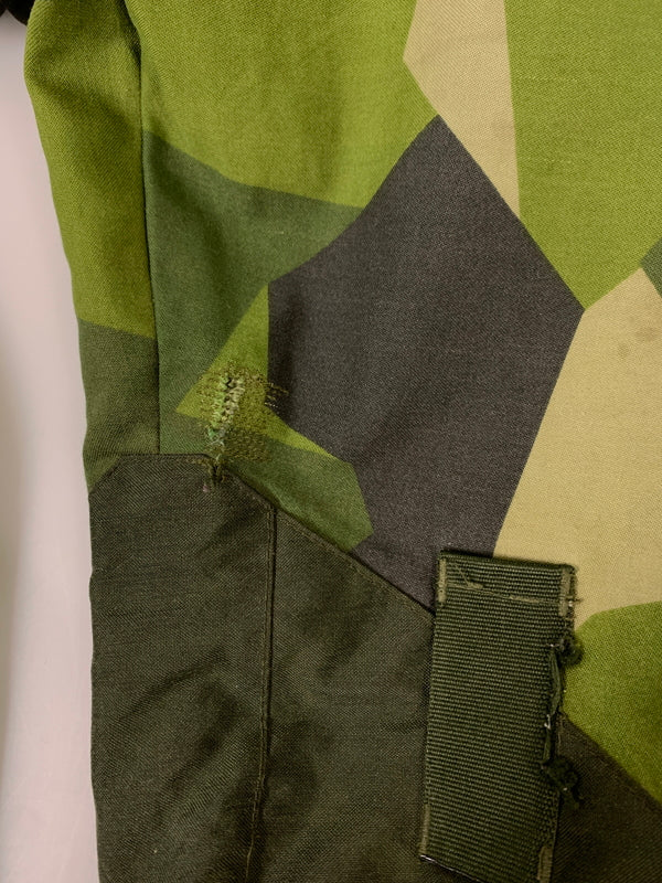 【現状渡し品】【メンズ】 SWEDISH ARMY スウェーデンアーミー UF90 FIELD PANT フィールドパンツ メンズ ボトムス ミリタリー カーゴパンツ 157-260612-em-54-min カラー:グリーン系(カモ) 万代Net店