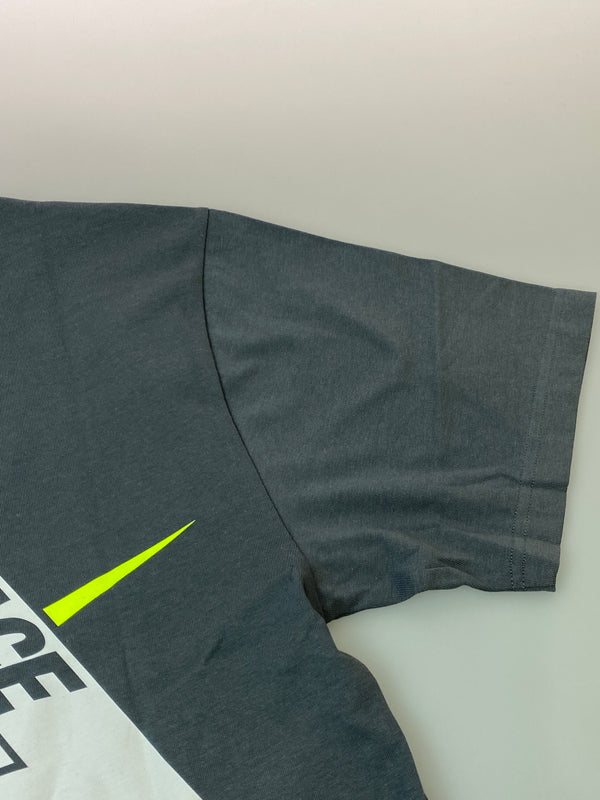 【中古美品】【メンズ】 PALACE×NIKE パレス ナイキ TR SWOOSH T-SHIRT トライ スウッシュ Tシャツ TEE SS 142-261003-ta-21-min サイズ:M カラー:グレー 万代Net店