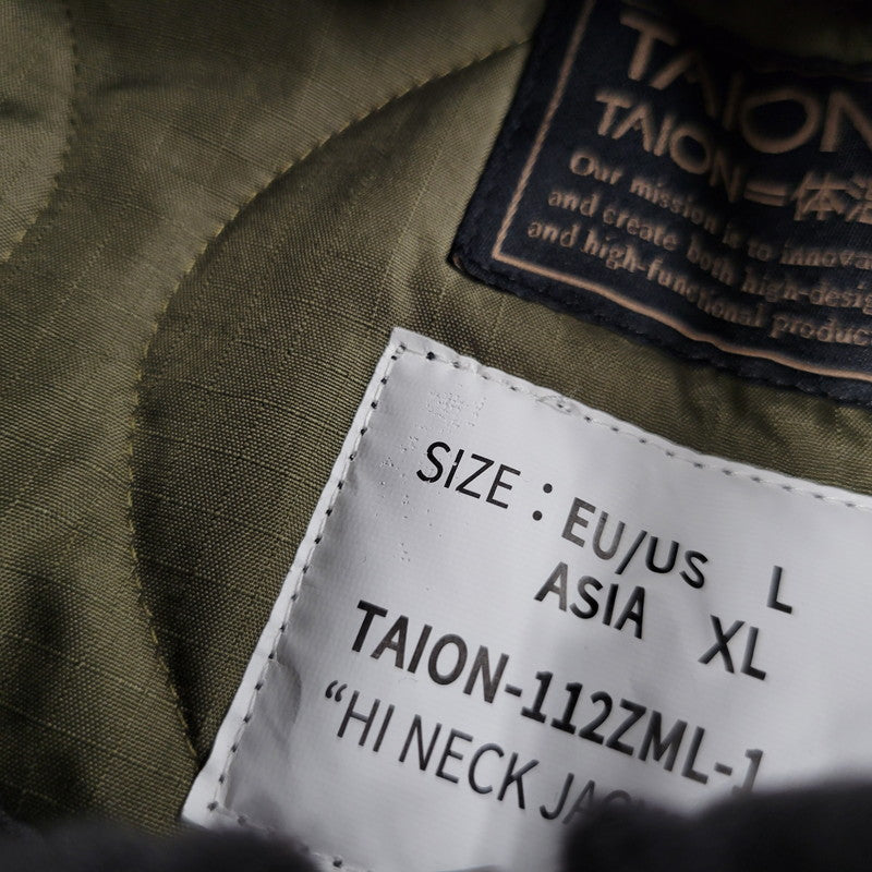 【中古品】【メンズ】 TAION タイオン MILITARY LIB HI NECK DOWN JACKET TAION-112ZML-1 ミリタリー リブハイネック ダウンジャケット アウター 144-251215-as-14-izu サイズ:XL カラー:ブラック 万代Net店