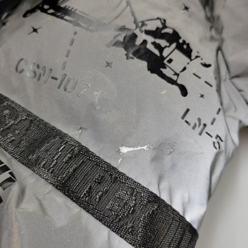 【現状渡し品】【メンズ】 6102189 APOLO DOWN JACKET アポロ ダウン ジャケット アウター 145-251228-ya-06-izu サイズ:L カラー:グレー×シルバー 万代Net店