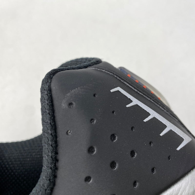 【中古品】【メンズ】 HQ1988-002 SHOX R4 ショックス R4 2024 スニーカー 靴 160-260201-tt-07-izu サイズ:33cm カラー:METALLIC SILVER/RED 万代Net店