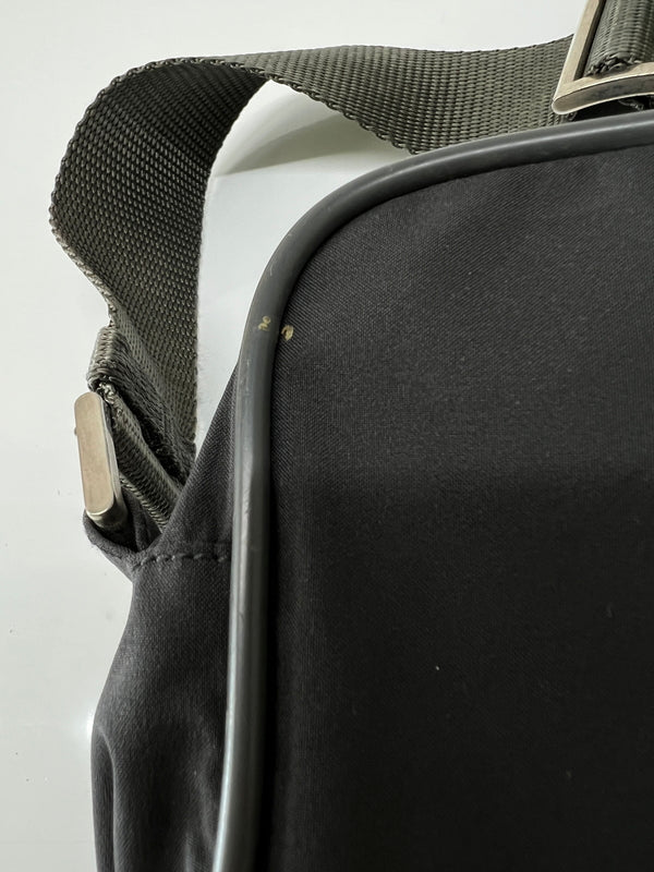 【現状渡し品】【メンズ】 PRADA SPORTS プラダ スポーツ CROSSBODY BAG 4V0454 クロスボディバッグ カバン ショルダーバッグ 178-260703-kk-03-hon カラー:グレー系 万代Net店