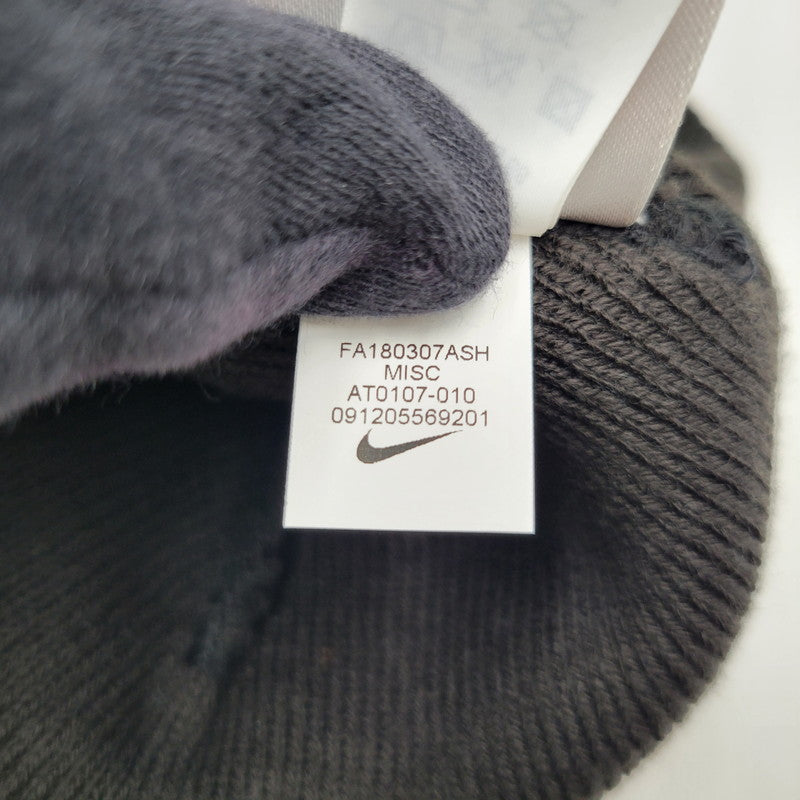 【中古美品】【メンズ/レディース】 Supreme シュプリーム × NIKE ナイキ BEANIE ビーニー ニット帽 帽子 185-260526-as-05-izu サイズ:ONE SIZE(56cm) カラー:ブラック 万代Net店