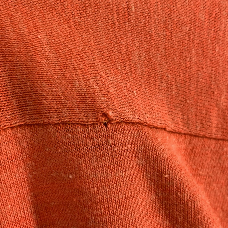 【中古品】【メンズ】 USED 半袖Tシャツ カットソー ブランド Vネック アメカジ 古着 145-260425-gm-14-fuz サイズ:S カラー:オレンジ 万代Net店