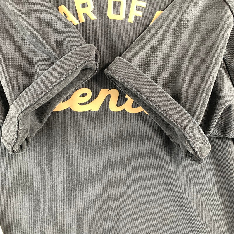 【中古品】【メンズ】 FOG ESSENTIALS エフオージーエッセンシャルズ 90S FITRAINING LOGO SS TEE ロゴ Tシャツ CHARCOAL SIZE:XS タグ付 ※日焼け有 142-260719-io-23-fuzh 万代Net店