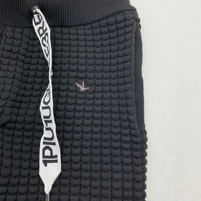 【中古品】【メンズ】 1PIU1UGUALE3 RELAX ウノピゥウノウグァーレトレ リラックス USK-24003 スピンドルロゴワッフル ジョガーパンツ BLACK Sサイズ ※引っ掛けあり・使用感あり 151-260830-io-03-fuzh カラー:ブラックレッド 万代Net店