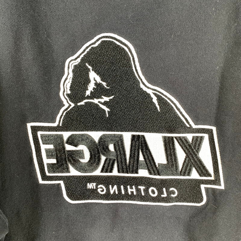 【中古品】【メンズ】 XLARGE エクストララージ 101233012008 BACKSIDE SLANTED OG ZIP HOODED SWEATSHIRT フーディー スウェットシャツ パーカー BLACK FULL ZIP 142-261005-io-16-fuzh サイズ:L カラー:ブラック 万代Net店