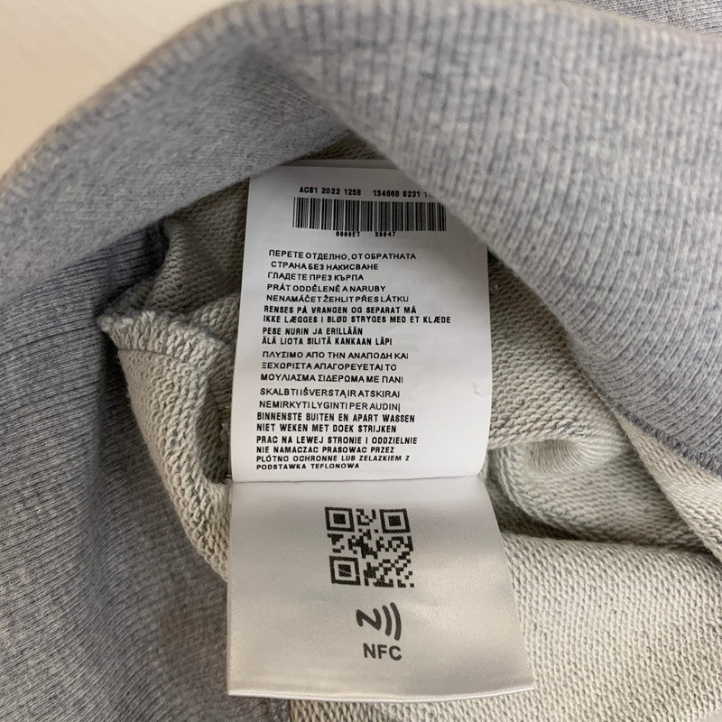 【中古品】【メンズ】 PRADA プラダ 23SS TRIANGLE PLATE CREW NECK SWEAT 134668 S231 ライアングルプレート クルーネック スウェット トップス トレーナー 141-251201-ts-16-tei サイズ:XS カラー:グレー 万代Net店