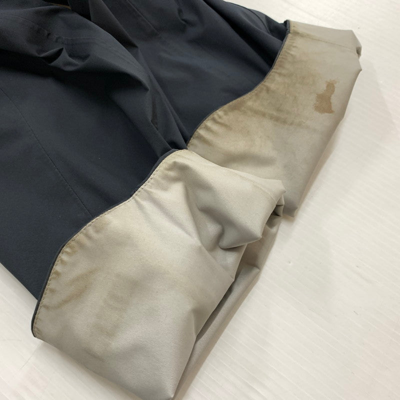 【現状渡し品】【メンズ】 DESCENTE デサント 24SS HARD SHELL JACKET DAMXGK30X ハードシェル ジャケット ライトアウター ナイロンジャケット 144-260429-ko-16-tei サイズ:L カラー:ブラック系/チャコール 万代Net店