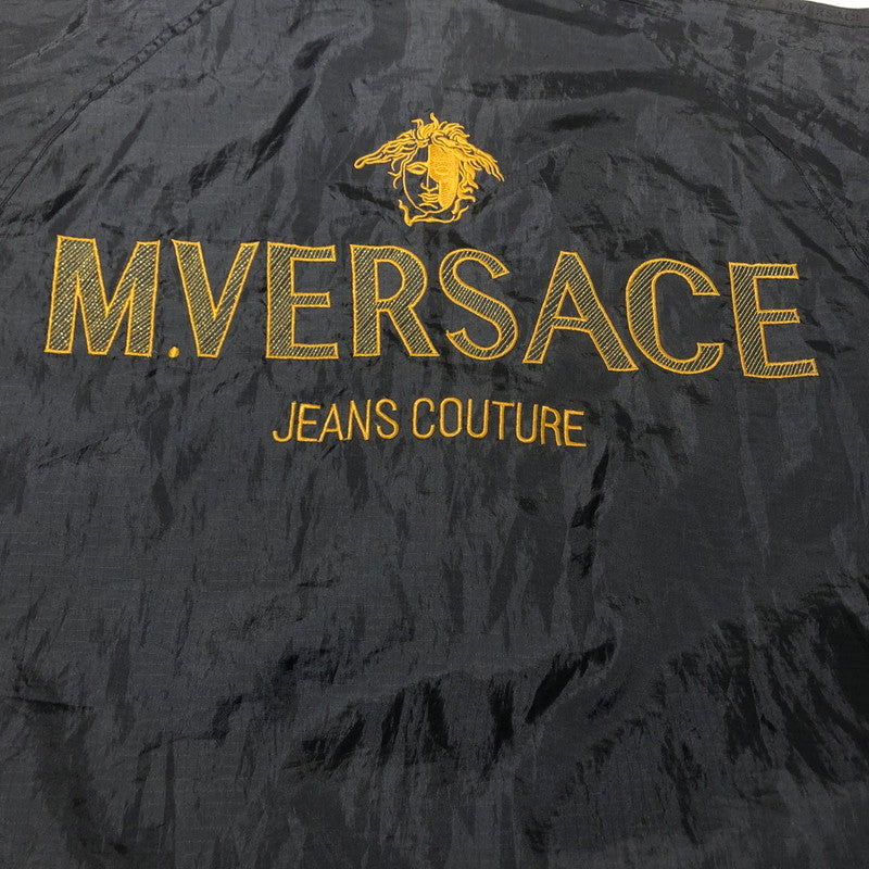 【中古品】【メンズ】 M.VERSAGE エム・ヴェルサーチェ 90's LOGO ZIP UP JACKET 90年代 ロゴ ジップ アップ ジャケット ライトアウター 141-260610-sa-08-tei サイズ:L カラー:ブラック 万代Net店