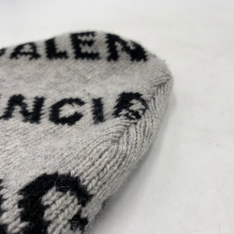 【中古品】【メンズ】 BALENCIAGA バレンシアガ ALLOVER LOGO BEANIE 555277T 1471 オールラヴァー ロゴ ビーニー 帽子 ニットキャップ 185-260709-ko-17-tei カラー:グレー 万代Net店