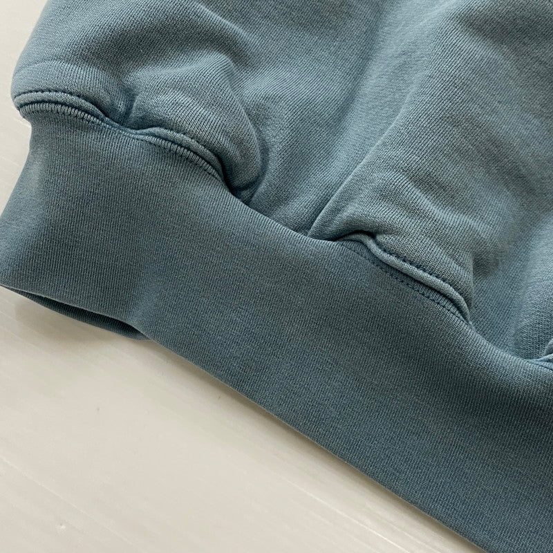 【中古品】【メンズ】 FEAR OF GOD ESSENTIALS フィア オブ ゴッド エッセンシャルズ CAMPUS 90's LONG SLEEVE SWEAT キャンパス 90年代 ロング スリーブ スウェット 長袖 トップス トレーナー 142-260718-sa-04-tei サイズ:L カラー:ブルー 万代Net店