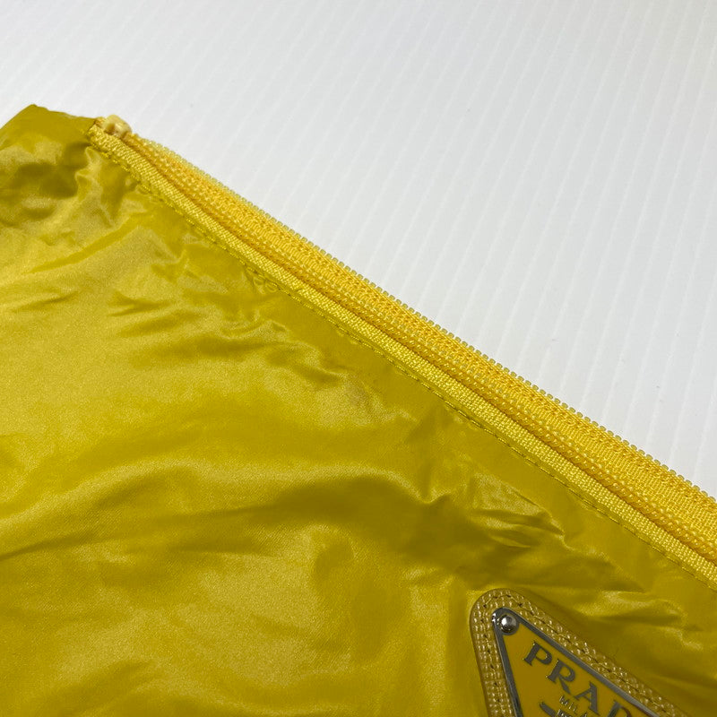 【中古品】【メンズ】 PRADA プラダ TRIANGLE LOGO PLATE DOWN VEST SGA482 R151 ARO トライアングル ロゴプレート ダウンベスト ライトアウター 141-261014-yo-06-teih サイズ:48 カラー:イエロー 万代Net店