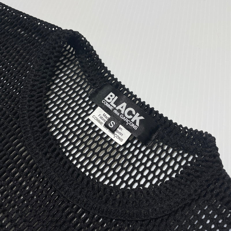 【中古品】【メンズ】 BLACK COMME DES GARCONS ブラックコムデギャルソン 23SS ASYMMETRY CUTOFF MESH TOP 1K-T001 アシンメトリー カットオフ メッシュ カットソー 140-261012-yo-19-teih サイズ:S カラー:ブラック 万代Net店