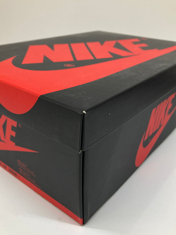 【中古品】【メンズ】 NIKE ナイキ AIR JORDAN 1 RETRO HIGH OG BANNED 555088-001 エアジョーダン 1 レトロ ハイ オリジナル バーンド スニーカー 靴 160-260718-kk-04-hon カラー:BLACK/VARSITY RED-WHITE 万代Net店