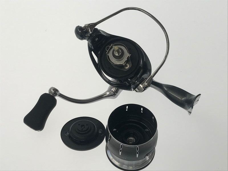 【中古美品】 DAIWA ダイワ 24 LUVIAS 24 ルビアス LT2500S-XH スピニングリール 釣り 釣り具等 134-260806-rt-04-tagh 万代Net店