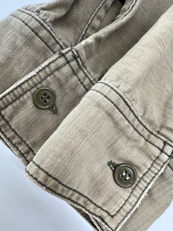 【中古品】【メンズ】 REMI RELIEF レミレリーフ L/S FLOWER STUDS MILITARY SHIRT ロングスリーブ フラワースタッズ ミリタリーシャツ 長袖 トップス 140-260803-kk-25-hon サイズ:M カラー:カーキ 万代Net店