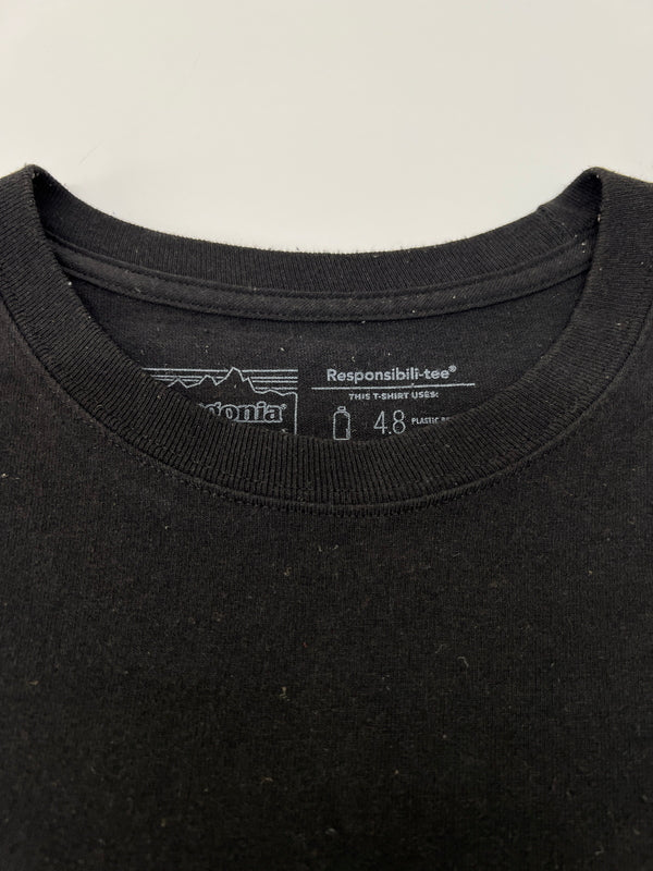 【中古品】【メンズ】 patagonia パタゴニア Long-Sleeved P-6 Logo Responsibili-Tee STY39161 ロングスリーブ P-6 ロゴ レスポンシビリティー トップス 144-260808-SH-17-hon サイズ:L カラー:ブラック 万代Net店