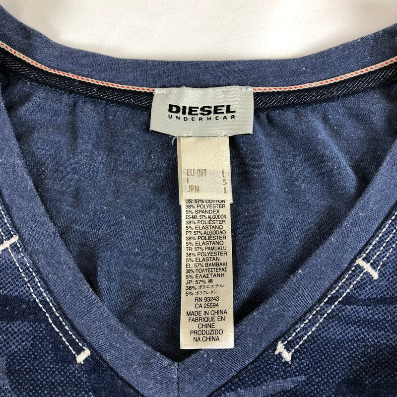 【中古品】【メンズ】 DIESEL ディーゼル 迷彩柄 カモフラージュ Vネック Tシャツ レギュラーフィット 147-260618-sm-06-otoh サイズ:L カラー:ネイビー 万代Net店