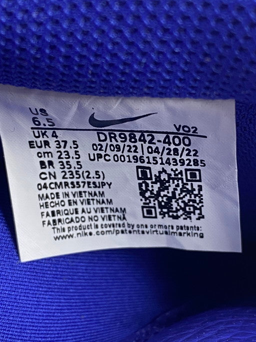 【中古美品】【レディース】 NIKE ナイキ AIR FORCE 1 LOW LXX ZIP SERENA WILLIAMS LAPIS DR9842-400 エアーフォース1 ロー ×セレーナ・ウィリアムズ スニーカー 靴 166-250409-jt-08-min サイズ:US 6.5 23.5cm カラー:Lapis/Metallic Gold 万代Net店