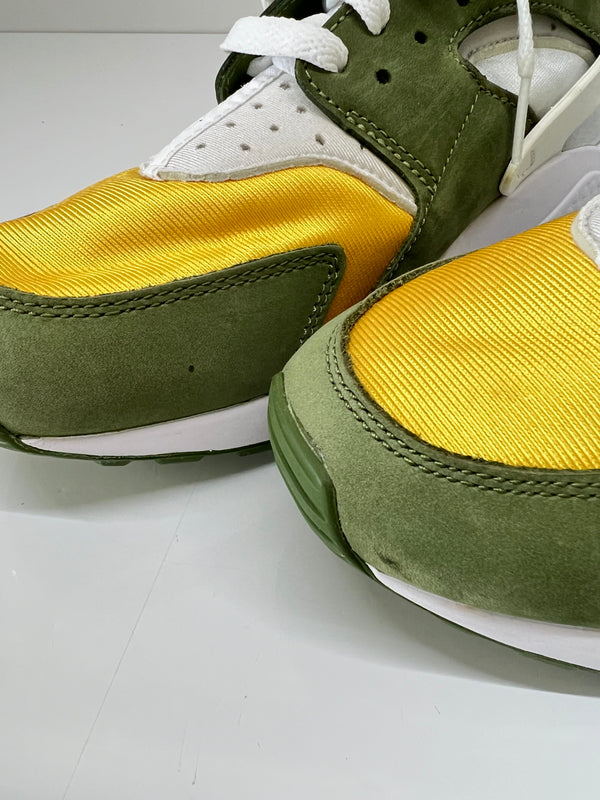 【中古品】【メンズ】 NIKE ナイキ×STUSSY ステューシー 別注 コラボ AIR HUARACHE LE DARK OLIVE DD1381-300 エア ハラチ ライトオリーブ スニーカー 靴 160-260822-SH-13-hon サイズ:26.5cm US8.5 カラー:ダークオリーブ 万代Net店