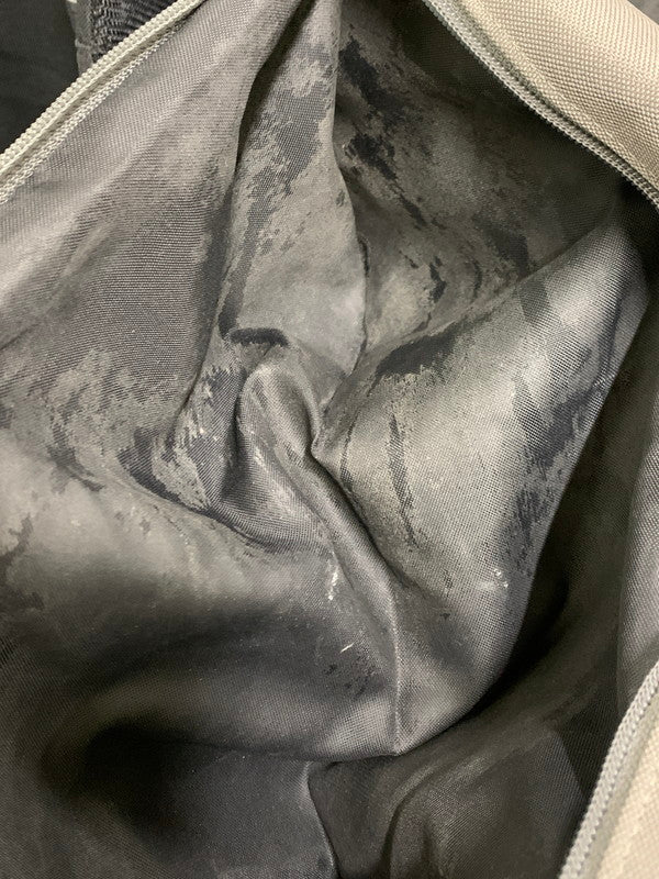 【現状渡し品】【メンズ】 ONEILL オニール スリングバッグ ワンショルダーバッグ ボディバッグ カバン 188-261004-hu-27-min カラー:グレー/ブラック 万代Net店