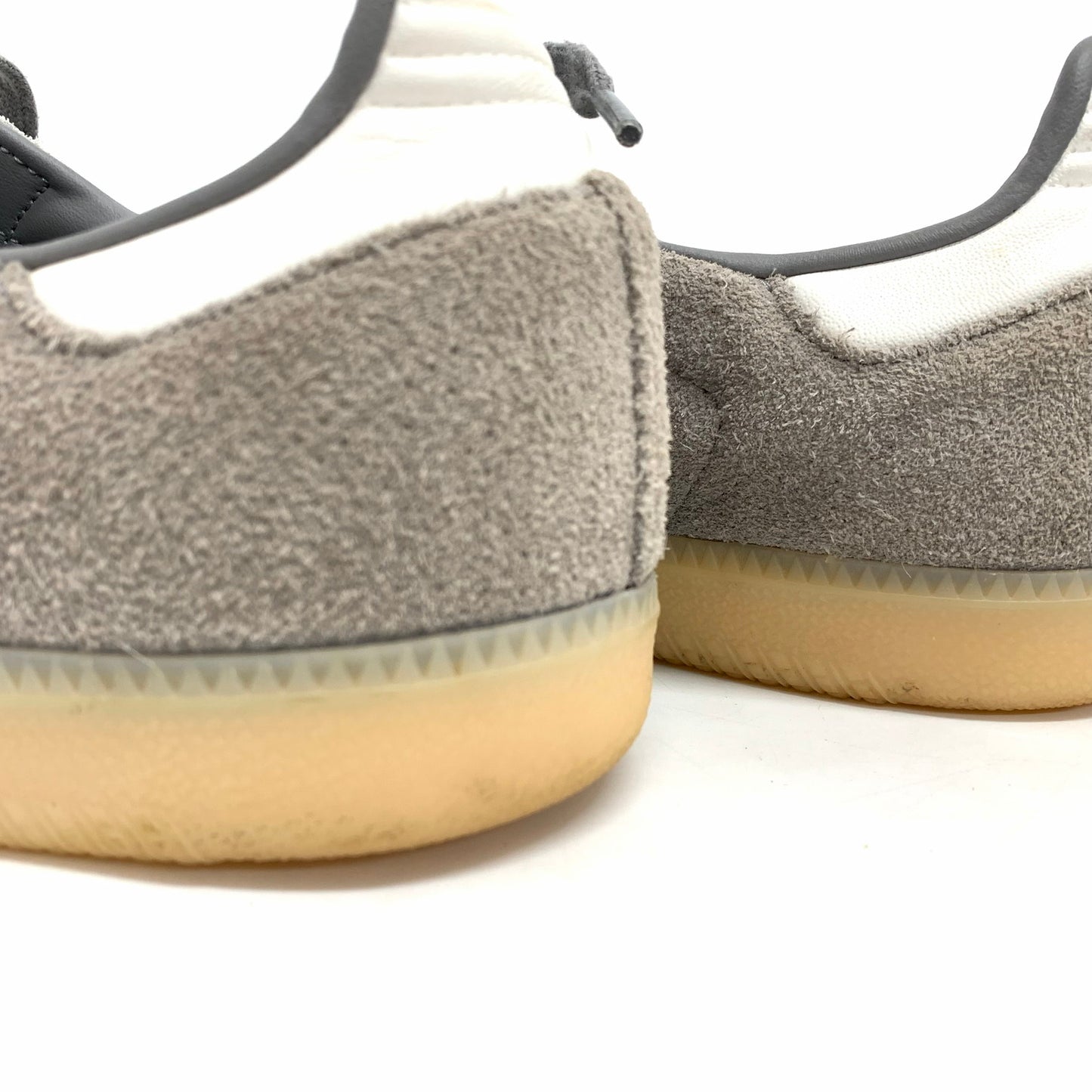 【現状渡し品】【メンズ】 adidas アディダス SAMBA OG サンバ OG シューズ 靴 161-251226-yu-03-fur サイズ:27.5cm カラー:グレー/ホワイト 万代Net店