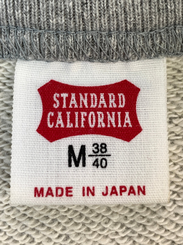 【中古品】【メンズ】 STANDARD CALIFORNIA スタンダードカリフォルニア SD 22ND ANNIVERSARY US COTTON BASEBALL LOGO SWEAT コットン ロゴ スウェット トップス 140-260831-yn-15-min サイズ：M 38/40 カラー：グレー 万代Net店