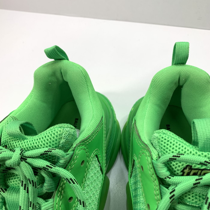 【中古品】【メンズ】 BALENCIAGA バレンシアガ 541624 TRIPLE S CLEAR SOLE トリプルエス スニーカー 162-251116-gm-27-fuz サイズ：43 カラー：グリーン 万代Net店