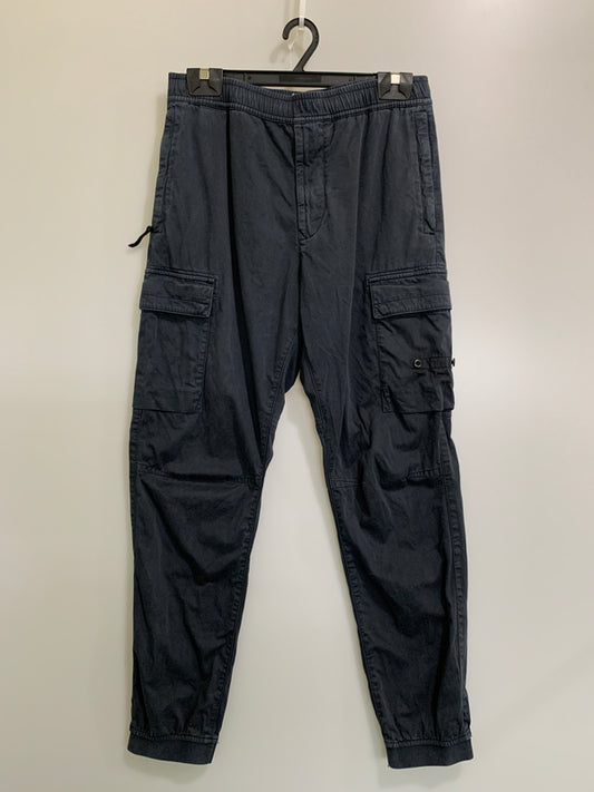 【中古品】【メンズ】 STONE ISLAND ストーンアイランド 771531314 ガーメントダイ コットンウール ストレッチ サテン カーゴパンツ ボトムス 152-260424-jt-31-min サイズ：W34 カラー：ネイビー 万代Net店