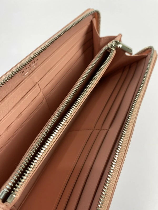 【LIFTる。景品】【中古】TIFFANY&Co. ティファニー 日本限定 LARGE ZIP WALLET ラージジップ ウォレット 長財布 181-250116-me-02-min カラー：ピンク 万代Net店