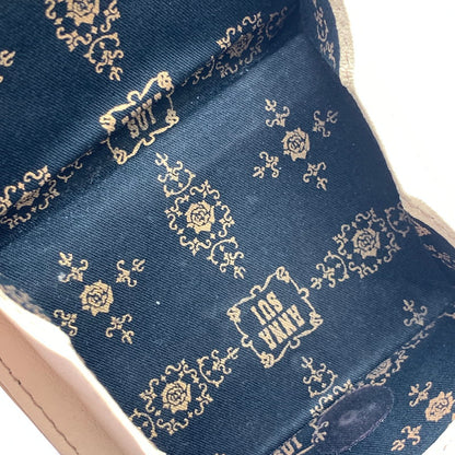 【中古品】【メンズ】 ANNASUI 3つ折り財布 ブランド ウォレット 猫 201-260418-gm-22-fuz カラー：ベージュ 万代Net店