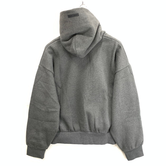 【中古品】【メンズ】 ESSENTIALS EMBOSSED CLASSIC HOODIE オーバーサイズ エンボス加工 パーカー ブランド 古着 142-260329-gm-11-fuz サイズ：M カラー：グレー 万代Net店
