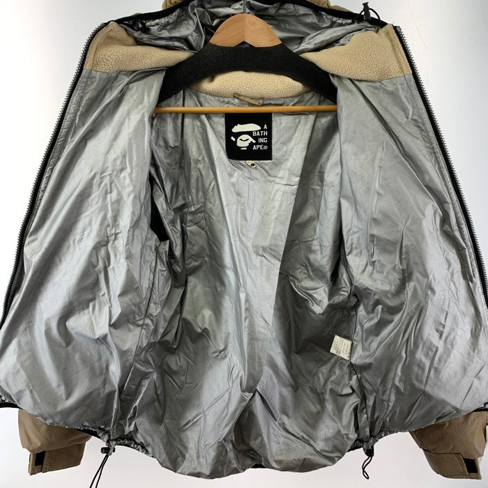 【現状渡し品】【メンズ】 A BATHING APE アベイシングエイプ 中綿ジャケット アウター ブランド 古着 142-251019-gm-35-fuz サイズ：M カラー：ベージュ 万代Net店