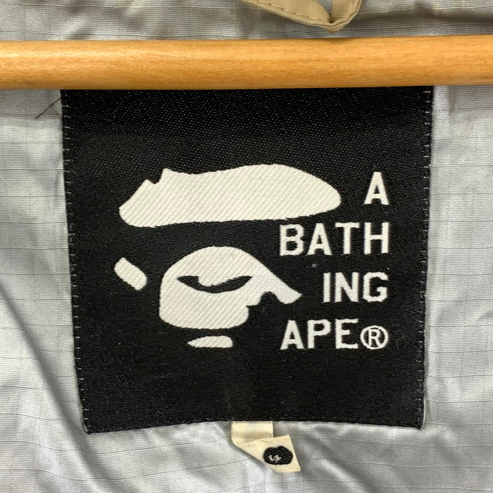 【現状渡し品】【メンズ】 A BATHING APE アベイシングエイプ 中綿ジャケット アウター ブランド 古着 142-251019-gm-35-fuz サイズ：M カラー：ベージュ 万代Net店