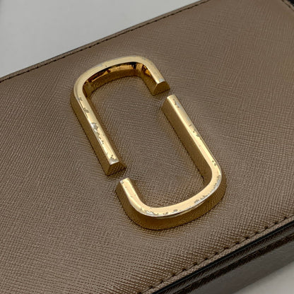 【中古品】【レディース】 MARC JACOBS マークジェイコブス ザ スナップショット ショルダーバッグ ブランド バッグ カバン 180-260411-gm-30-fuz カラー：ブラウン 万代Net店