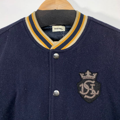 【中古品】【メンズ】 DIESEL ディーゼル ダメージ加工スタジャン アウター スタジアムジャケット アワードジャケット ブランド 古着 141-260221-gm-26-fuz サイズ：S カラー：ネイビー デニム 万代Net店