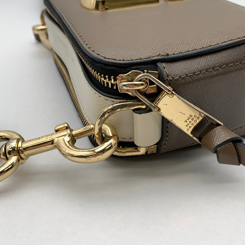 【中古品】【レディース】 MARC JACOBS マークジェイコブス ザ スナップショット ショルダーバッグ ブランド バッグ カバン 180-260411-gm-30-fuz カラー：ブラウン 万代Net店
