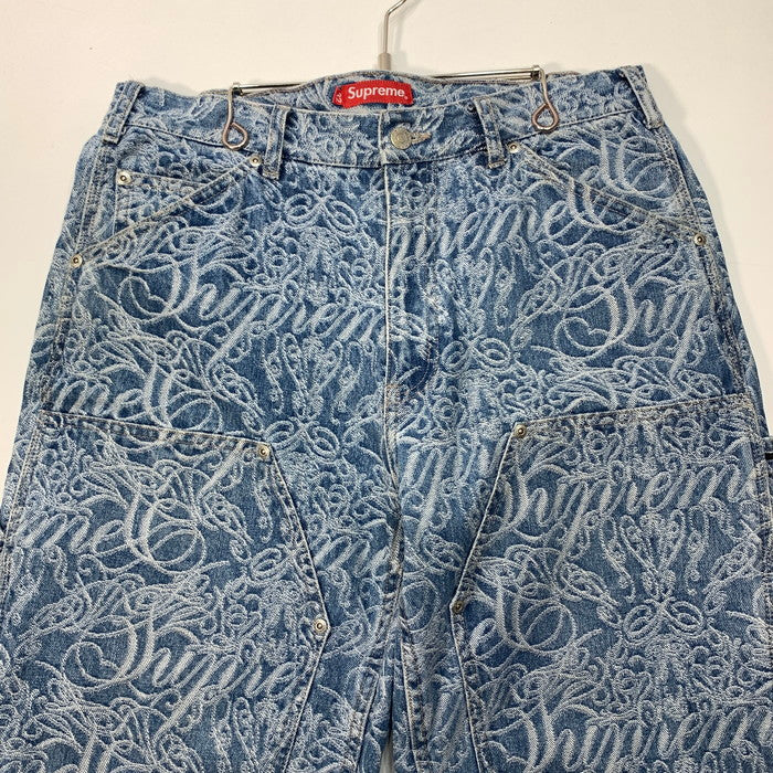 【中古品】【メンズ】 Supreme シュプリーム 22AW SCRIPT JACQUARD DOUBLE KNEE DENIM PAINTER PANT デニムペインターパンツ ブランド 古着 149-260110-gm-27-fuz サイズ：32 カラー：インディゴ 万代Net店