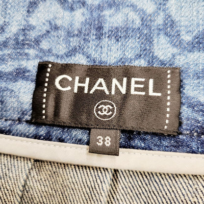 【中古品】【レディース】 CHANEL シャネル CAMELLIA DENIM FLARE SKIRT P53816V40517 イタリア製 国内正規 カメリア デニムスカート プリーツ フレア 168-240803-mk-04-izu サイズ：38 カラー：インディゴ 万代Net店