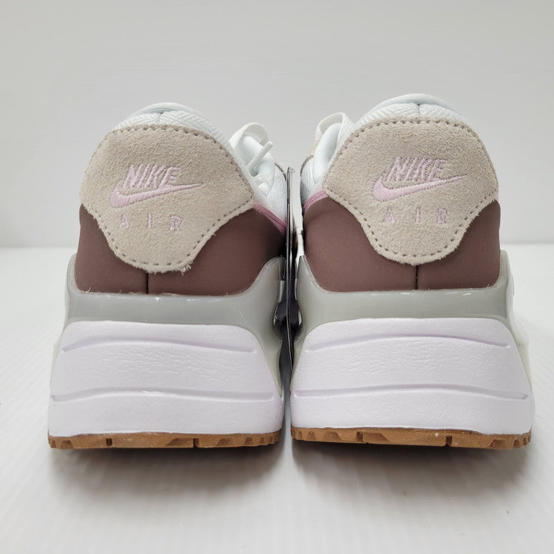 【中古美品】【メンズ】 NIKE ナイキ DZ1637-103 WOMEN'S AIR MAX SYSTM ウィメンズ エアマックス WHITE/SMOKEY MAUVE/GUM MEDIUM BROWN/PINK FOAM ホワイト/スモーキーモーブ/ガムミディアムブラウン/ピンクフォーム スニーカー シューズ 靴 160-241207-mm-05-izu サイズ：28.0cm 万代Net店