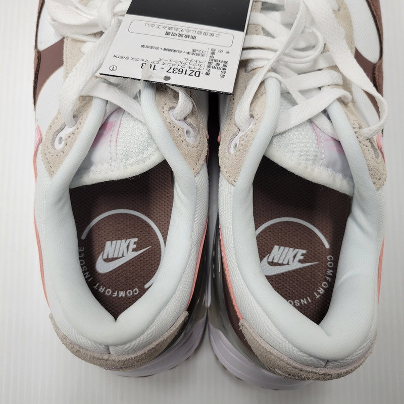 【中古美品】【メンズ】 NIKE ナイキ DZ1637-103 WOMEN'S AIR MAX SYSTM ウィメンズ エアマックス WHITE/SMOKEY MAUVE/GUM MEDIUM BROWN/PINK FOAM ホワイト/スモーキーモーブ/ガムミディアムブラウン/ピンクフォーム スニーカー シューズ 靴 160-241207-mm-05-izu サイズ：28.0cm 万代Net店