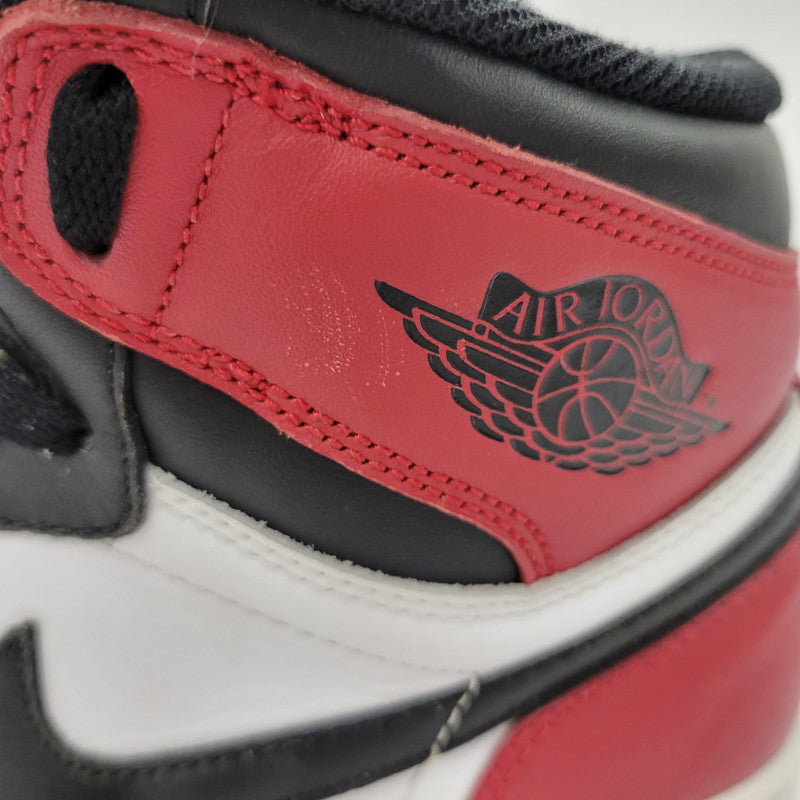 【中古品】【メンズ】 NIKE ナイキ 555088-184 AIR JORDAN 1 RETRO HIGH OG エアジョーダン1 レトロ ハイ オリジナル BLACK TOE ブラック トゥ スニーカー シューズ 靴 160-250325-mm-11-izu サイズ：28.0cm カラー：ブラック/レッド/ホワイト 万代Net店