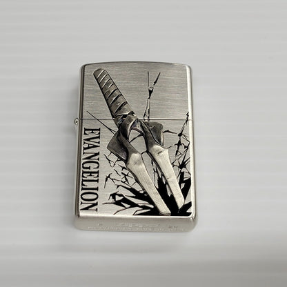 【中古品】【メンズ/レディース】 ZIPPO ジッポ EVANGELION OIL LIGHTER エヴァンゲリオン オイルライター ロンギヌスの槍 喫煙具 206-250921-as-01-izu カラー：シルバー 万代Net店