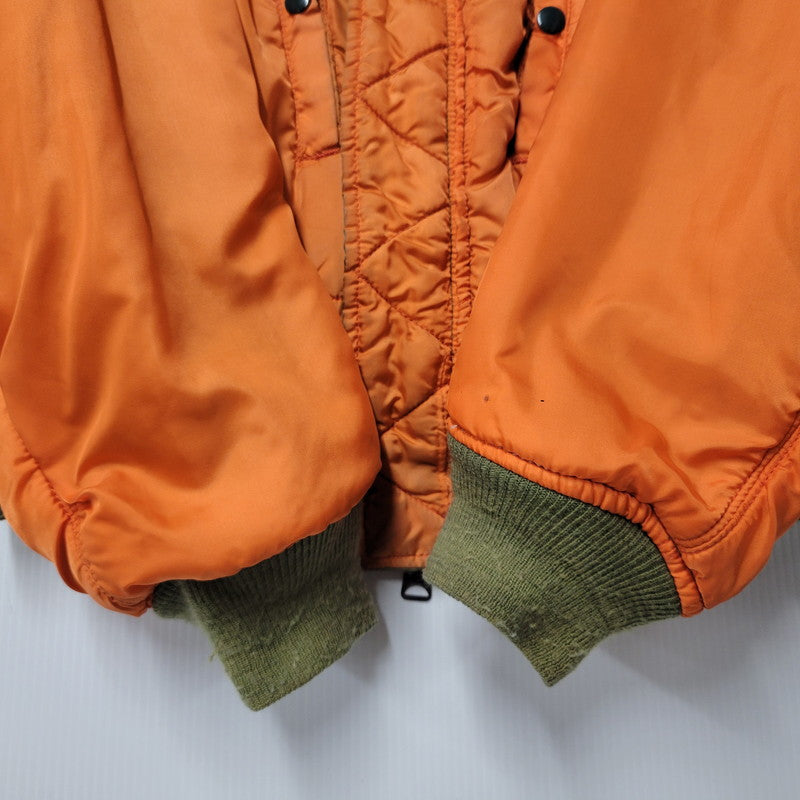 【現状渡し品】【メンズ】 ALPHA INDUSTRIES アルファインダストリーズ MA-1 FLIGHT JACKET 1615-573-8335 フライトジャケット USA製 145-260527-as-20-izu サイズ：M カラー：カーキ/オレンジ 万代Net店