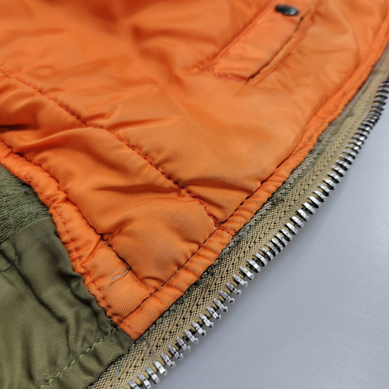 【現状渡し品】【メンズ】 ALPHA INDUSTRIES アルファインダストリーズ MA-1 FLIGHT JACKET 1615-573-8335 フライトジャケット USA製 145-260527-as-20-izu サイズ：M カラー：カーキ/オレンジ 万代Net店